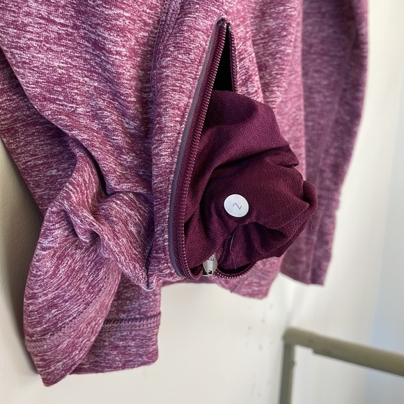 Lululemon 1/2 zip - Picture 5 of 6